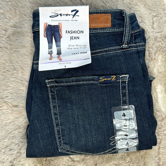 Seven7 | High Rise Cropped Fray Hem Denim | Size 4 NWT - Picture 2 of 16